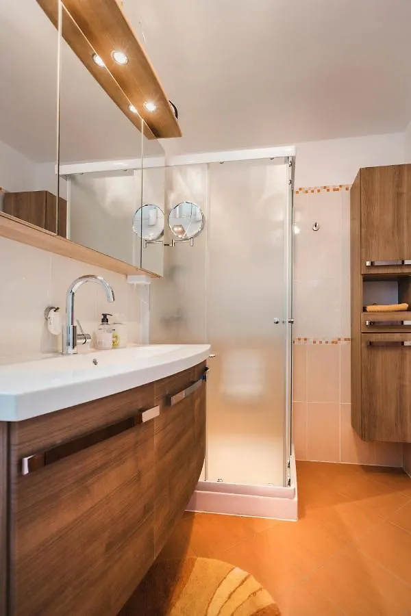 Apartment Kovacic-Finida 乌马格