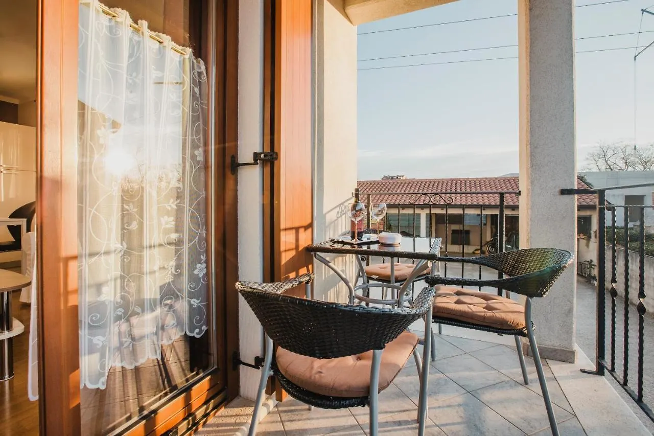 Apartment Kovacic-Finida 乌马格